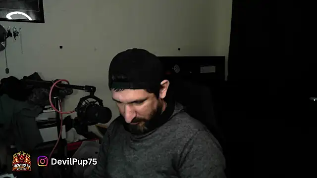 DevilPup75_ Chat XXX in diretta