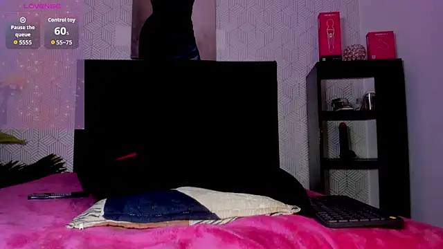 Chatroom XXX en direct de Selena_fox24
