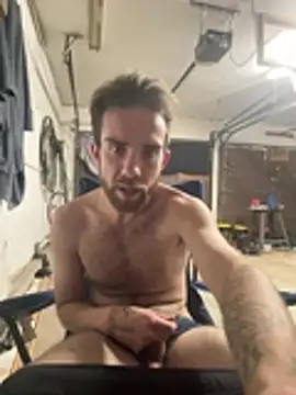 WhiteBoyyAhFreak913 Webcam Show