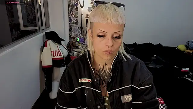freyaa_sorcerees élő XXX-chatje