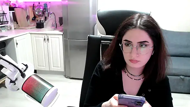 Regina_glow Chat XXX live