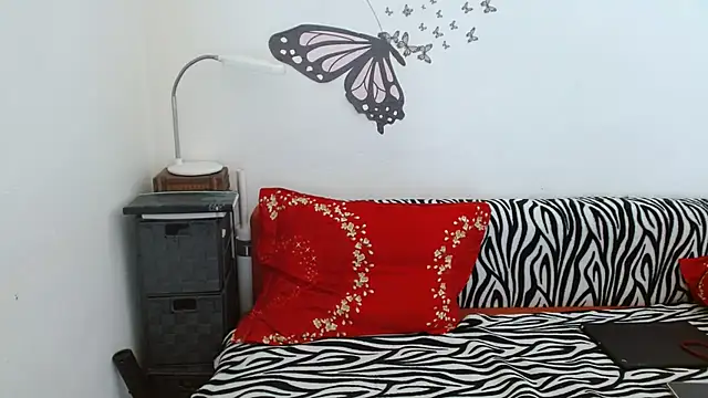 Chat +18 de LadyHellene ao vivo