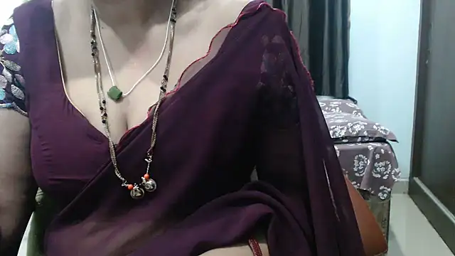 sunitha-3's Live XXX Chat