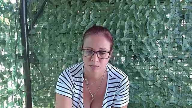 Chatroom XXX en direct de LadyHellene