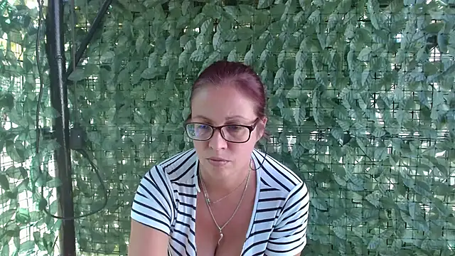 XXX chat uživo modela LadyHellene