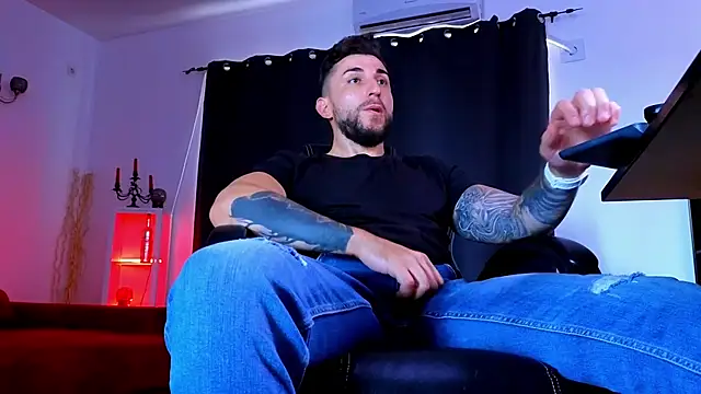 Chat XXX en directo de MightyAaron66