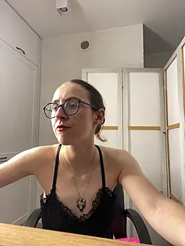MartiniiSelenna's Live XXX Chat