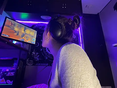Lilactease élő XXX-chatje