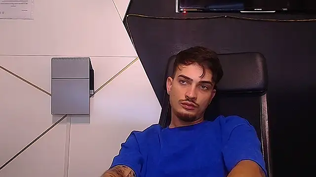 BrandonTate Adlı Modelin Canlı XXX Sohbeti