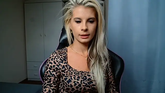 Chatroom XXX en direct de KristineGlow