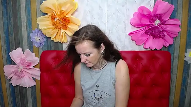 MeganPirs Chat XXX live
