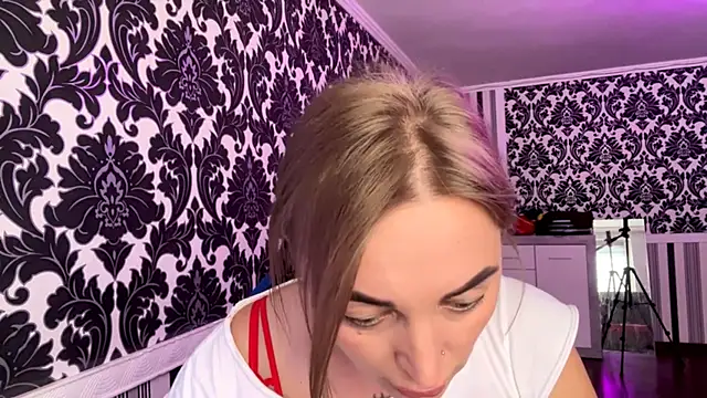 Vellora_ Chat XXX in diretta