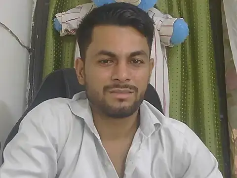 Stubborndesiboy লাইভ XXX চ্যাট