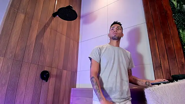 DrakeNeumann's Live XXX Chat