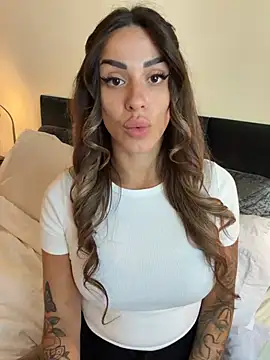 -Alisa live XXX chat