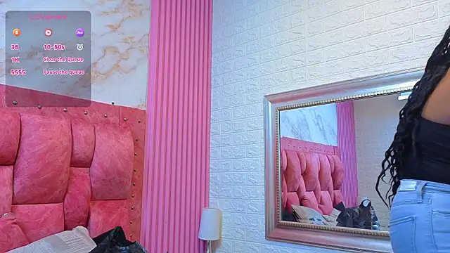 sofiagold92 Adlı Modelin Canlı XXX Sohbeti