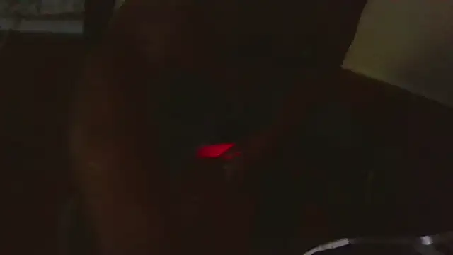 UnknownCock18 élő XXX-chatje