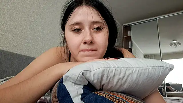 Mira_Stavik Chat XXX live