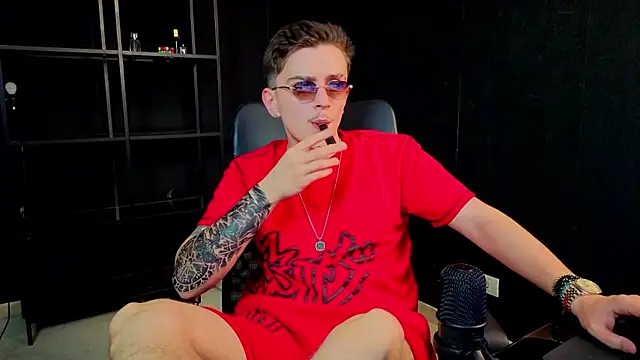 FelixStarkk 即時 XXX 聊天