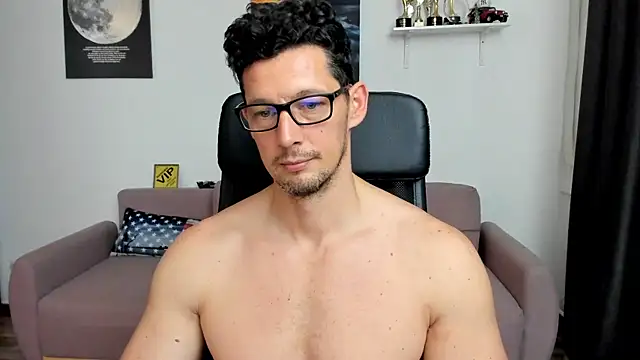 BrutusK08n Live XXX chat
