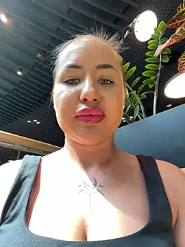 צ'אט XXX בשידור חי של beautydiamond