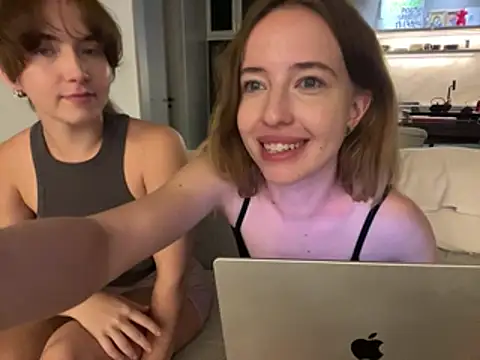 Nura_n_Sarah Adlı Modelin Canlı XXX Sohbeti