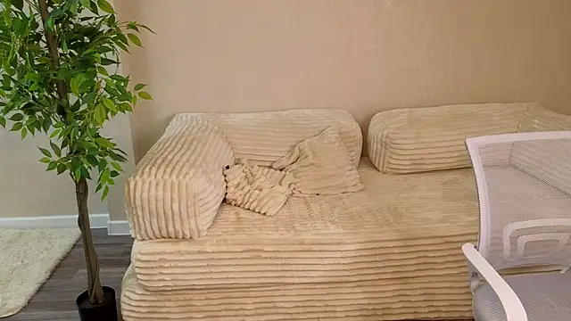 Nicole_Allenn Adlı Modelin Canlı XXX Sohbeti