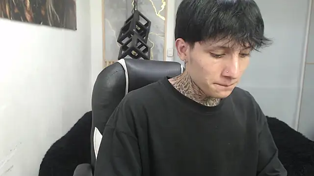 Cry_therealのライブXXXチャット