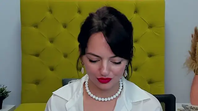BellaRowan Chat XXX in diretta
