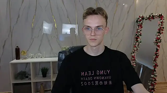 Živý XXX chat Midnight_gospell