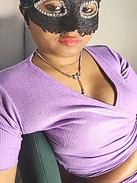 DIRTYSECRET_QUEEN_07 Adlı Modelin Canlı XXX Sohbeti