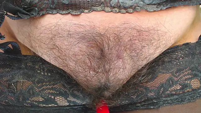 HairyQuinn Adlı Modelin Canlı XXX Sohbeti