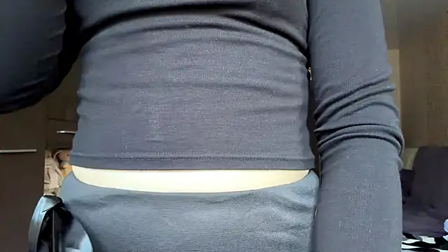 BuzzingRaid's Live XXX Chat
