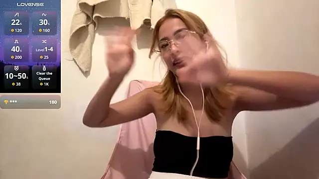 EllieCoconut001 Adlı Modelin Canlı XXX Sohbeti