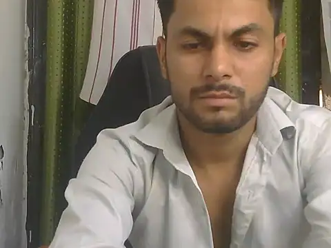 Stubborndesiboy Chat XXX live