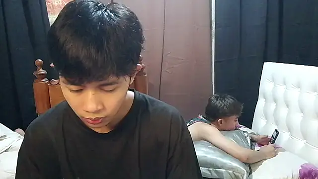 Urloverhardcock Chat XXX in diretta