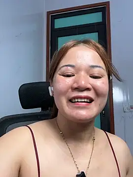 L_We's Webcam Show