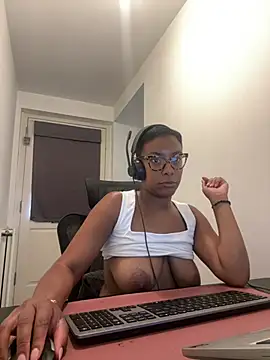 Chat XXX en directo de Melia_Rayne
