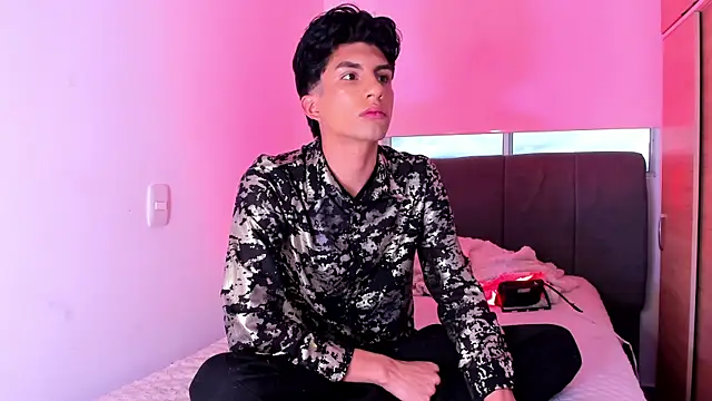Chat +18 de Erick_Velveth ao vivo