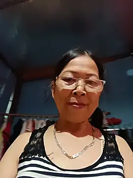 Sky-rain98's Live XXX Chat
