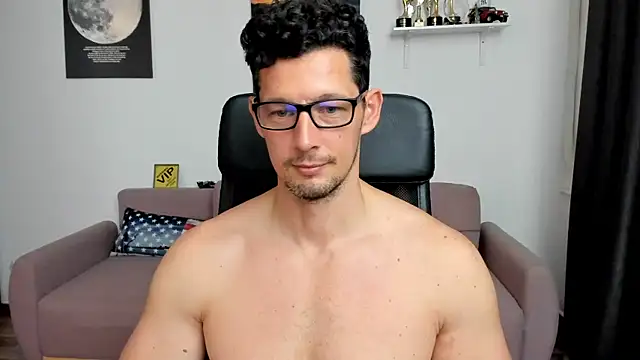 BrutusK08 Chat XXX live
