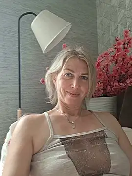 stellahere8n Live XXX chat