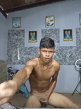 God_Eros_23cm: διαδικτυακό σόου στην κάμερα