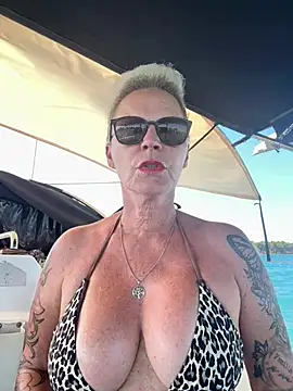 צ'אט XXX בשידור חי של German_Milf
