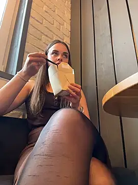 KristiRich Adlı Modelin Canlı XXX Sohbeti