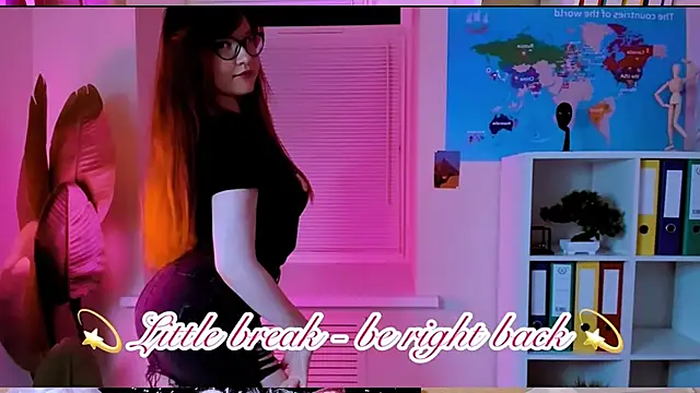 CarolGiggly's Live XXX Chat