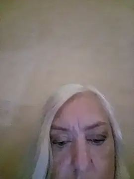 Julia20X লাইভ XXX চ্যাট