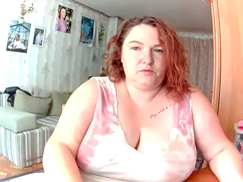 AngelQSky Adlı Modelin Canlı XXX Sohbeti