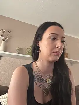 Trixie-Tainted Live XXX-Chat