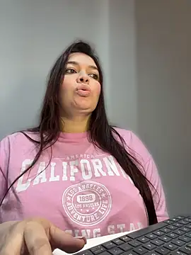 sarahreyess_11's Live XXX Chat